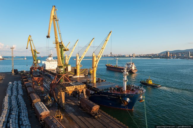 Новороссийский морской порт – самый большой порт России
