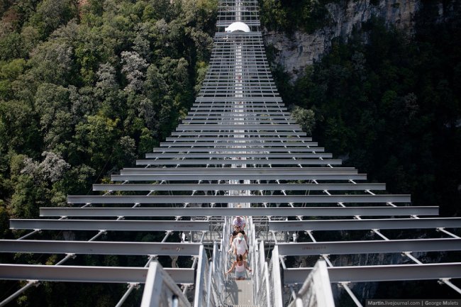 Как выглядит самый длинный пешеходный подвесной мост