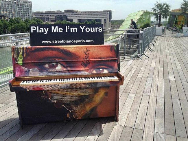 Пианино по всему миру «Play Me I’m Yours»