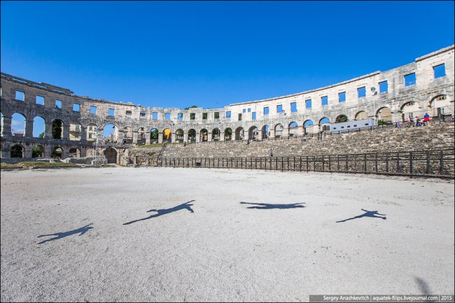 Самый сохранившийся римский амфитеатр в мире