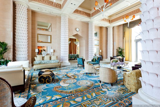 Отель Атлантис в Дубае на острове Пальма Джумейра