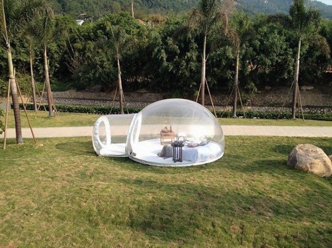 Необычная палатка-пузырь, в которой можно спать под звёздами