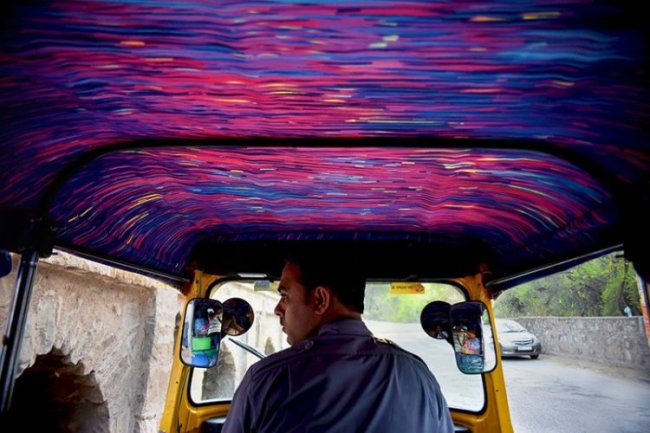 Красочные интерьеры мумбайских такси