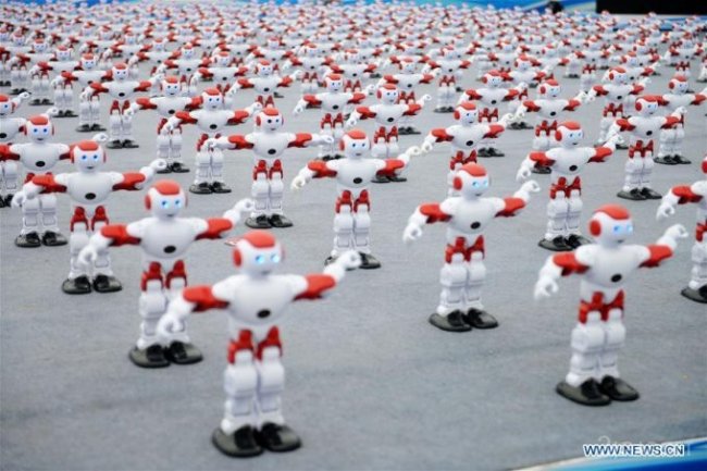 Китайские роботы попали в Книгу рекордов Гиннесса (8 фото + видео)