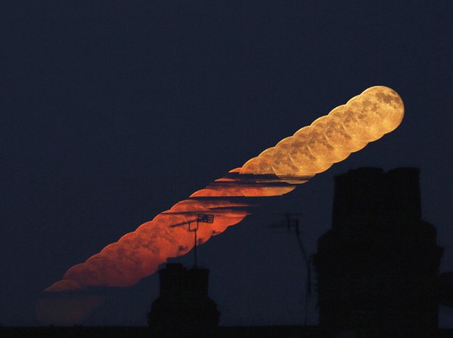 Кровавая Луна над Манхеттеном