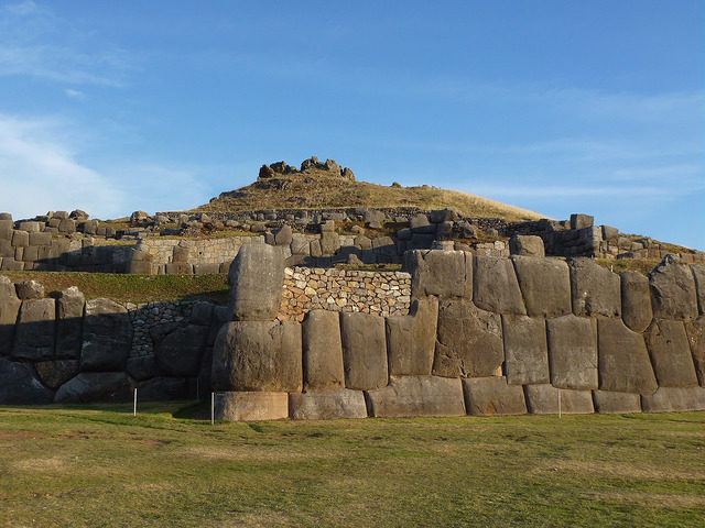 Крепость инков Саксайуаман – одно из самых древних зданий на планете