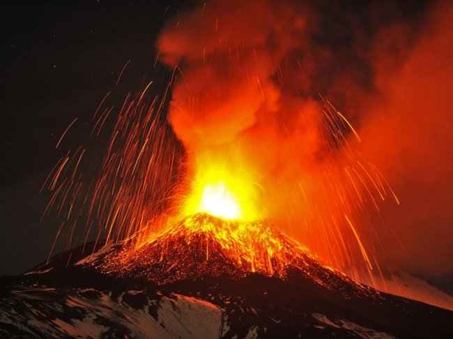 Вулкан Этна снова активизировался