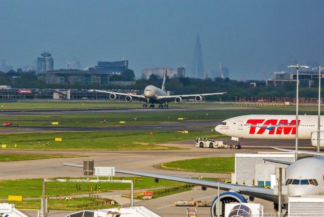А380 — крупнейший пассажирский самолет