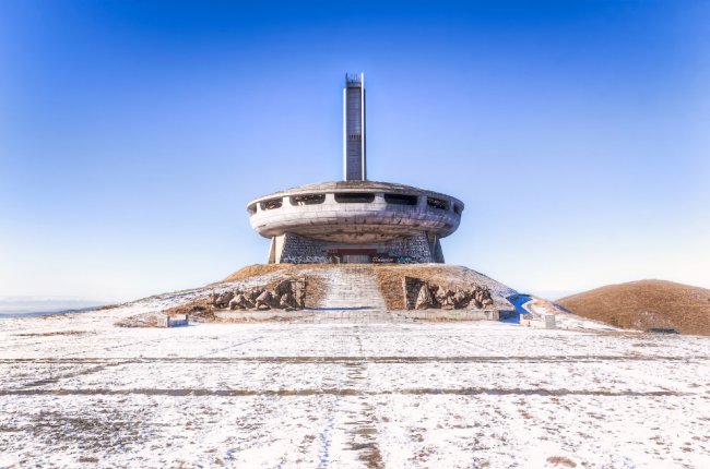 Дом-памятник «Бузлуджа» на вершине балканских гор