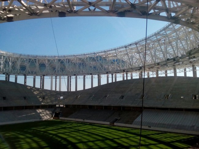 На стадионе Нижний Новгород началась установка зрительских кресел