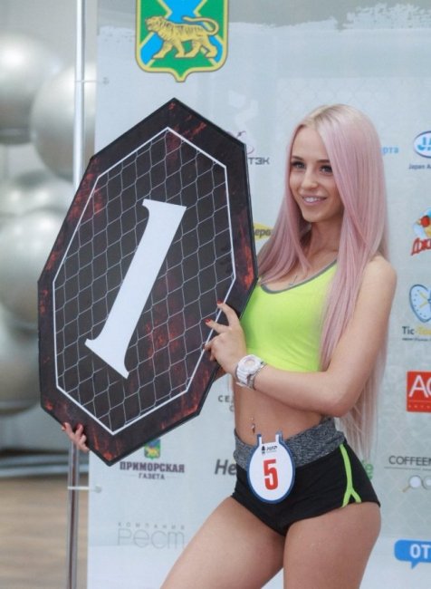 Во Владивостоке выбрали ринг-гёрл международного турнира по панкратиону (29 фото)