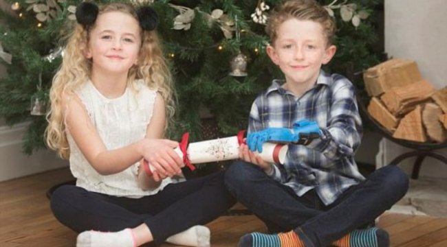 Особенный подарок к Рождеству: два девятилетних мальчика получают руку-протез, напечатанную на 3D-принтере 