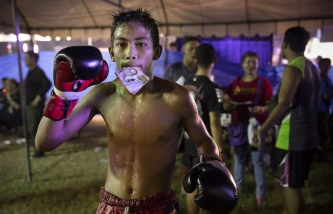Поединки по тайскому боксу среди детей