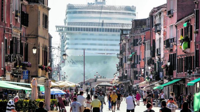 Венеция вводит «въездной налог», а затем и допуск в город только по предзаказу