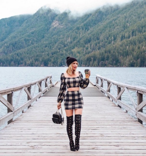 Сара Андервуд на фото в Instagram и Patreon