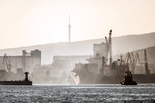 Новороссийский морской порт – самый большой порт России