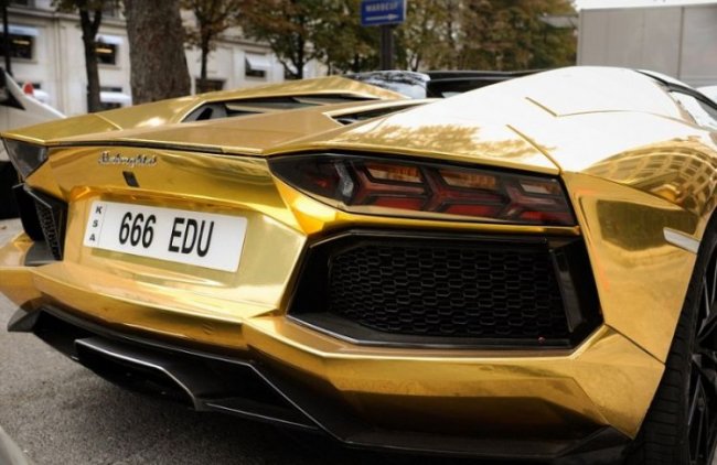 Позолоченный Lamborghini Aventador