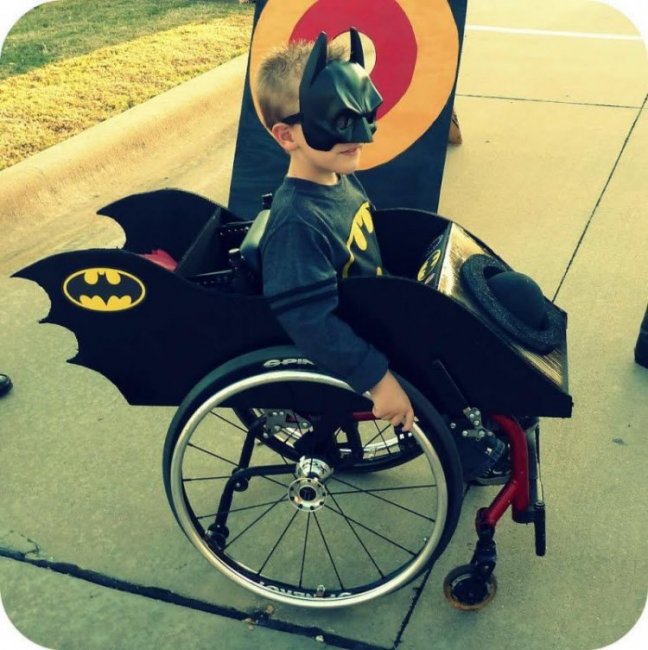 Веселые костюмы к Хэллоуину для сына-инвалида