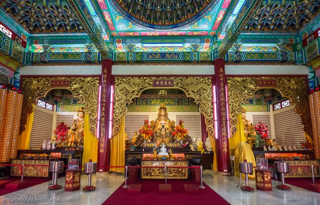 Экскурсия в индуистские и китайские храмы Куала-Лумпура