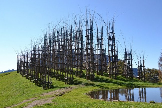 Храм в Италии из живых деревьев