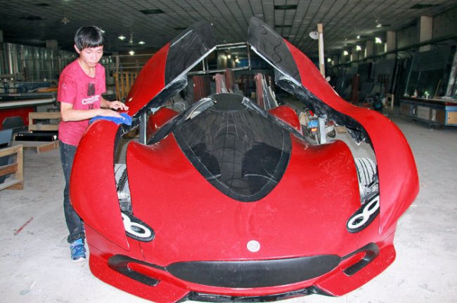 Китаец смог самостоятельно собрать автомобиль мечты