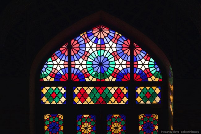Радужная мечеть в Ширазе